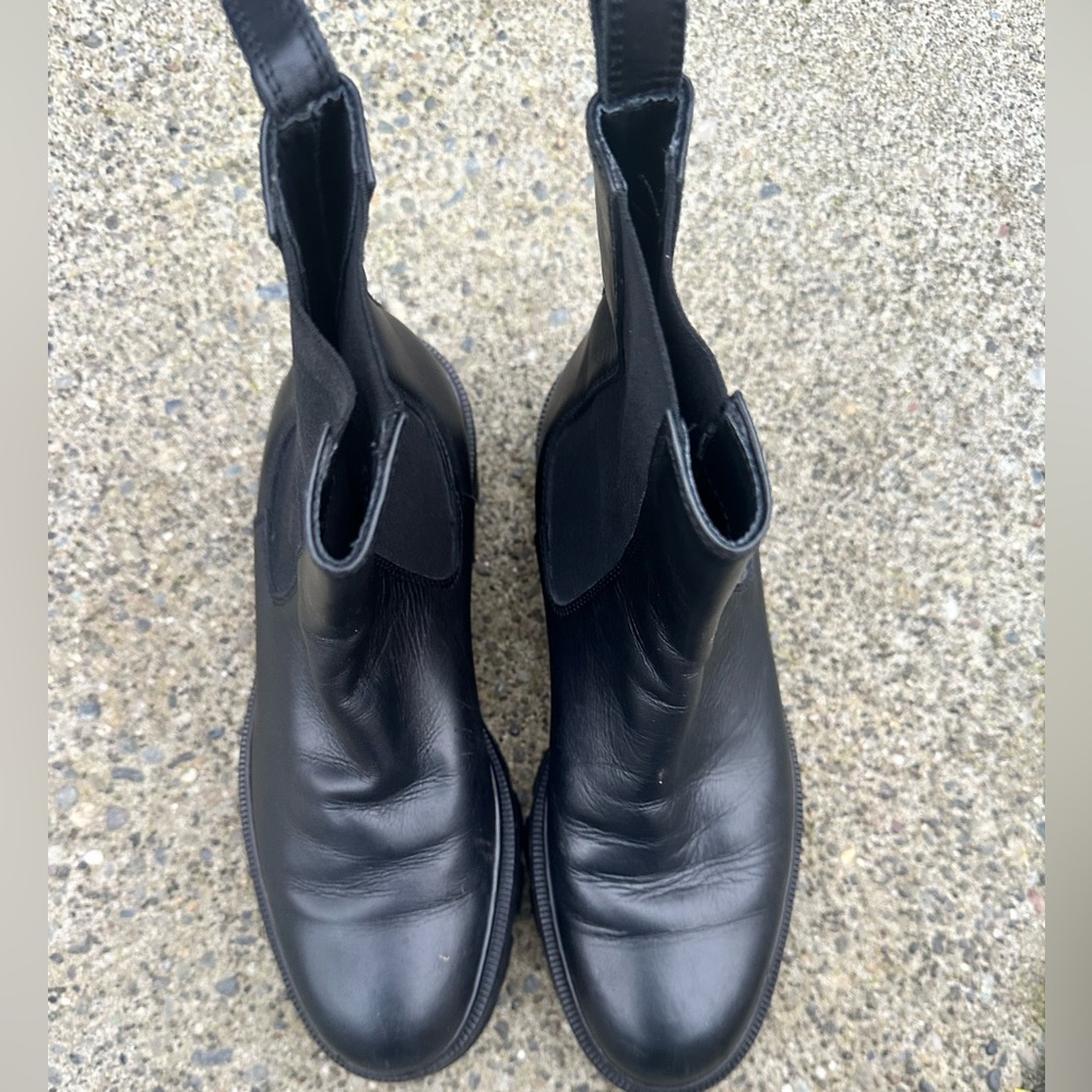 KOIO Black Leather Chelsea Boots 8